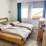 Chaleureux, Recemment Renove, Offrant Vue Imprenable Sur Les Montagnes *