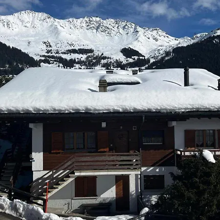 Chaleureux, Recemment Renove, Offrant Vue Imprenable Sur Les Montagnes Apartment